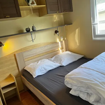 Luxe Stacaravan Albatros - 51 Campingplads